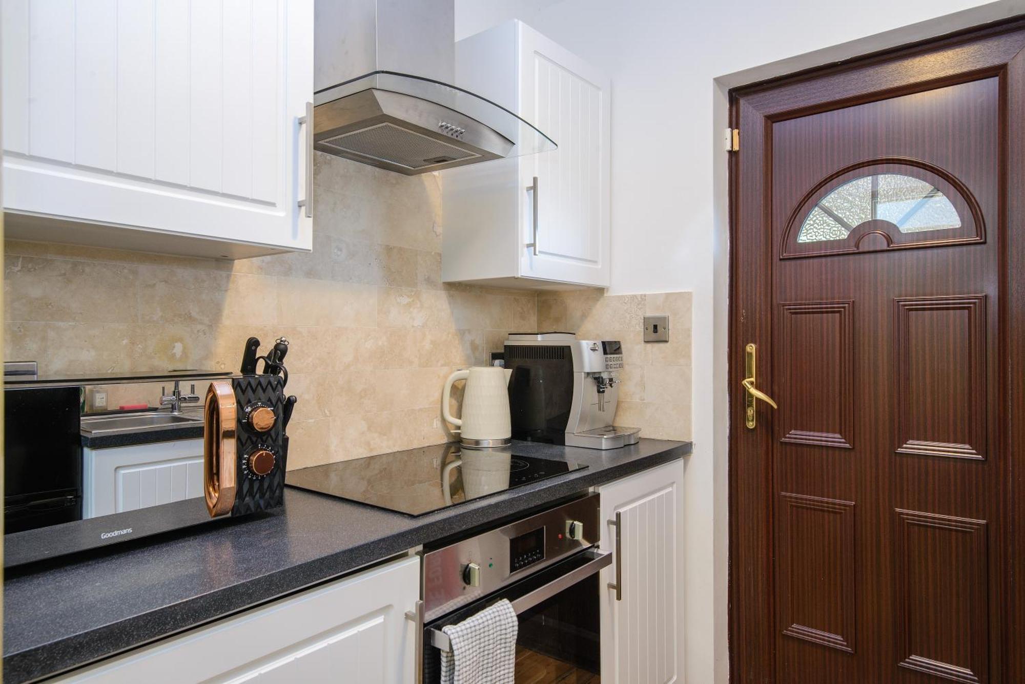 Deluxe 4 Or 5 Bed House With Hot Tub, Cinema Room Sleeps 15 Saffron Walden Εξωτερικό φωτογραφία