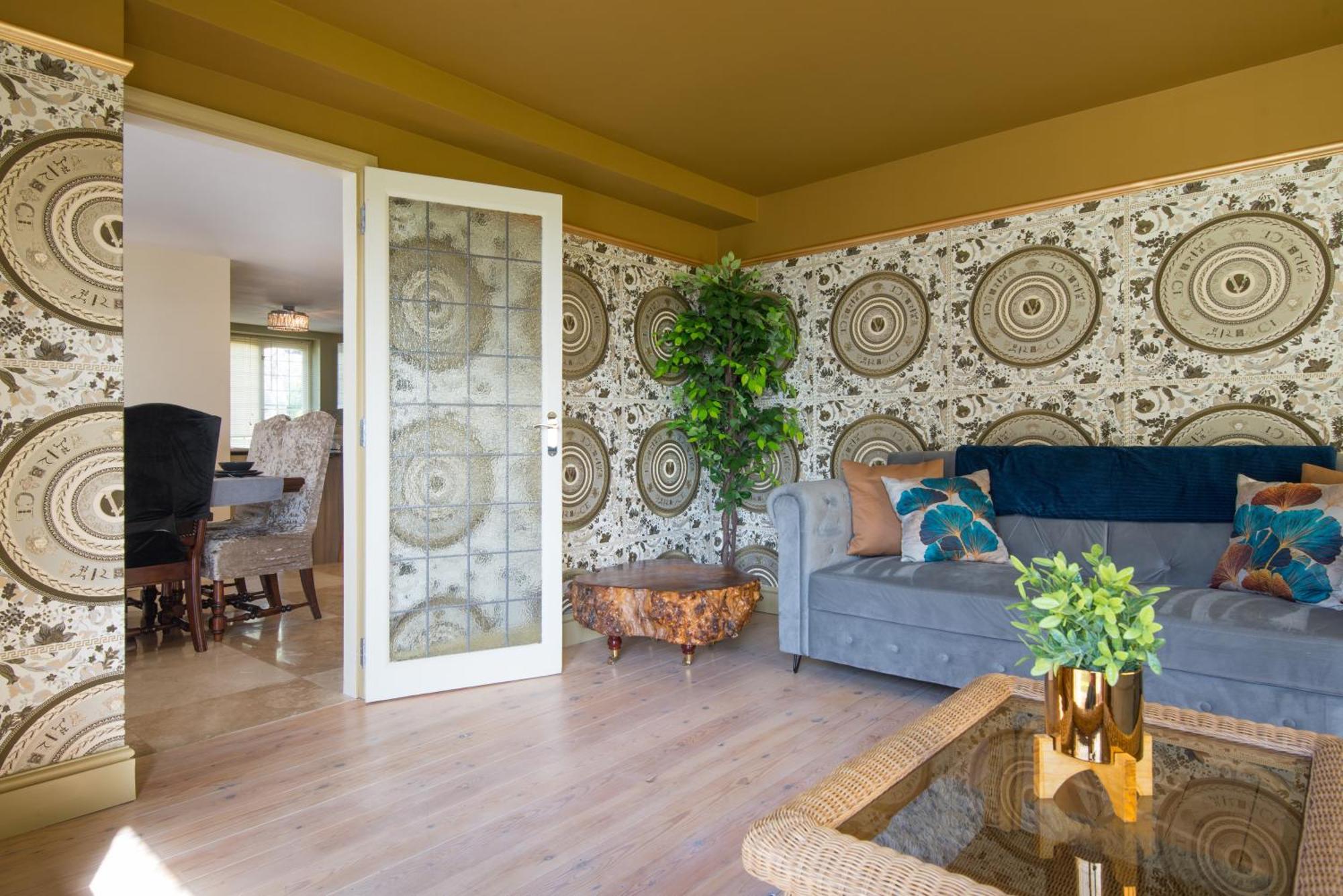 Deluxe 4 Or 5 Bed House With Hot Tub, Cinema Room Sleeps 15 Saffron Walden Εξωτερικό φωτογραφία