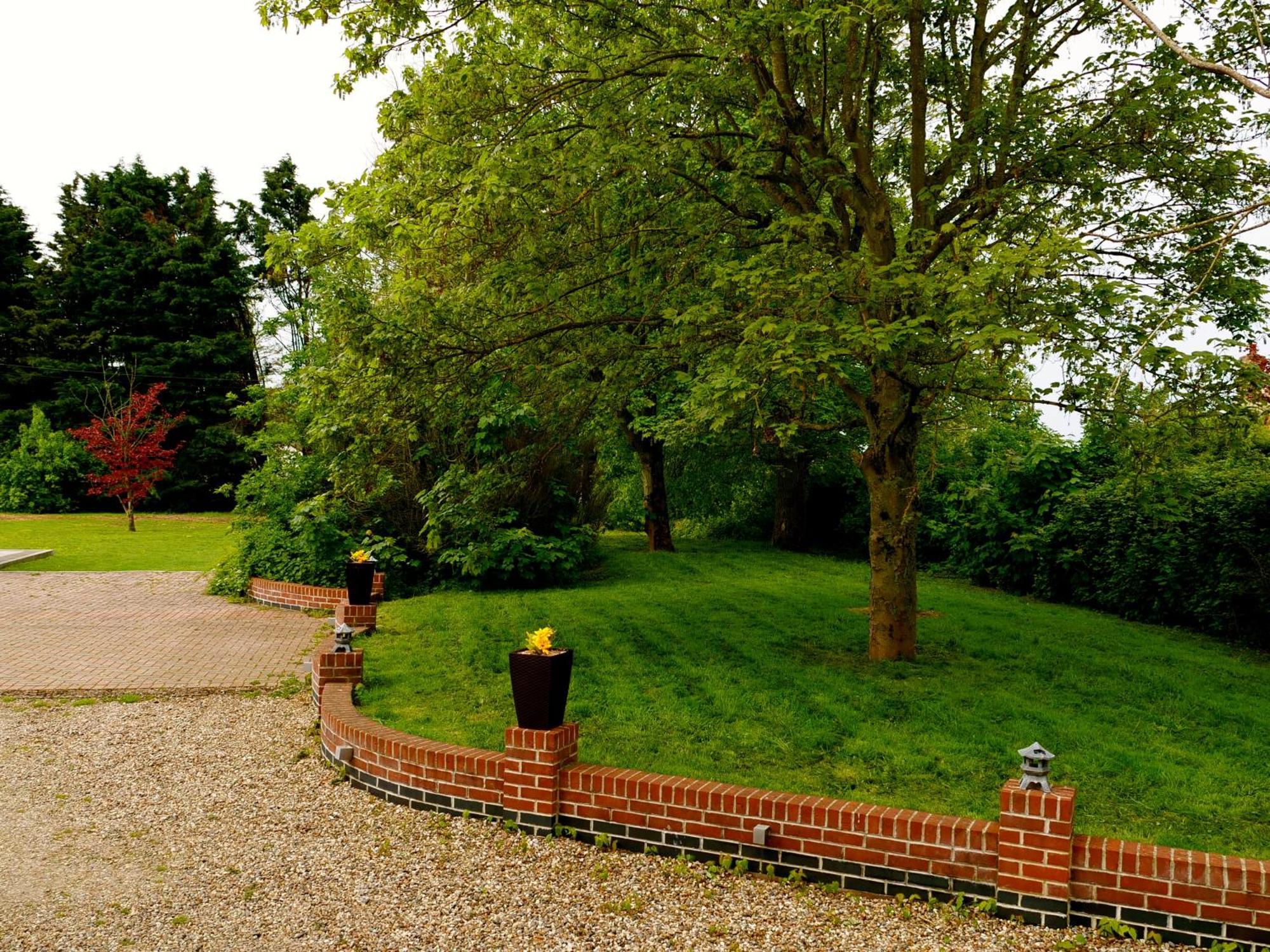 Deluxe 4 Or 5 Bed House With Hot Tub, Cinema Room Sleeps 15 Saffron Walden Εξωτερικό φωτογραφία