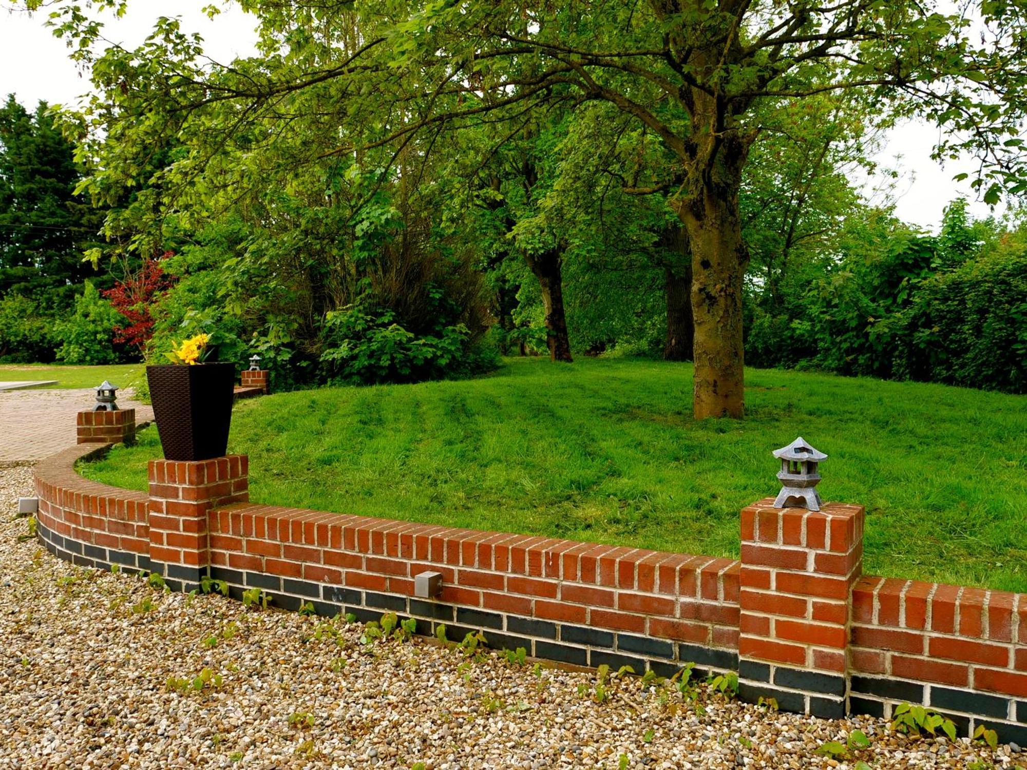 Deluxe 4 Or 5 Bed House With Hot Tub, Cinema Room Sleeps 15 Saffron Walden Εξωτερικό φωτογραφία