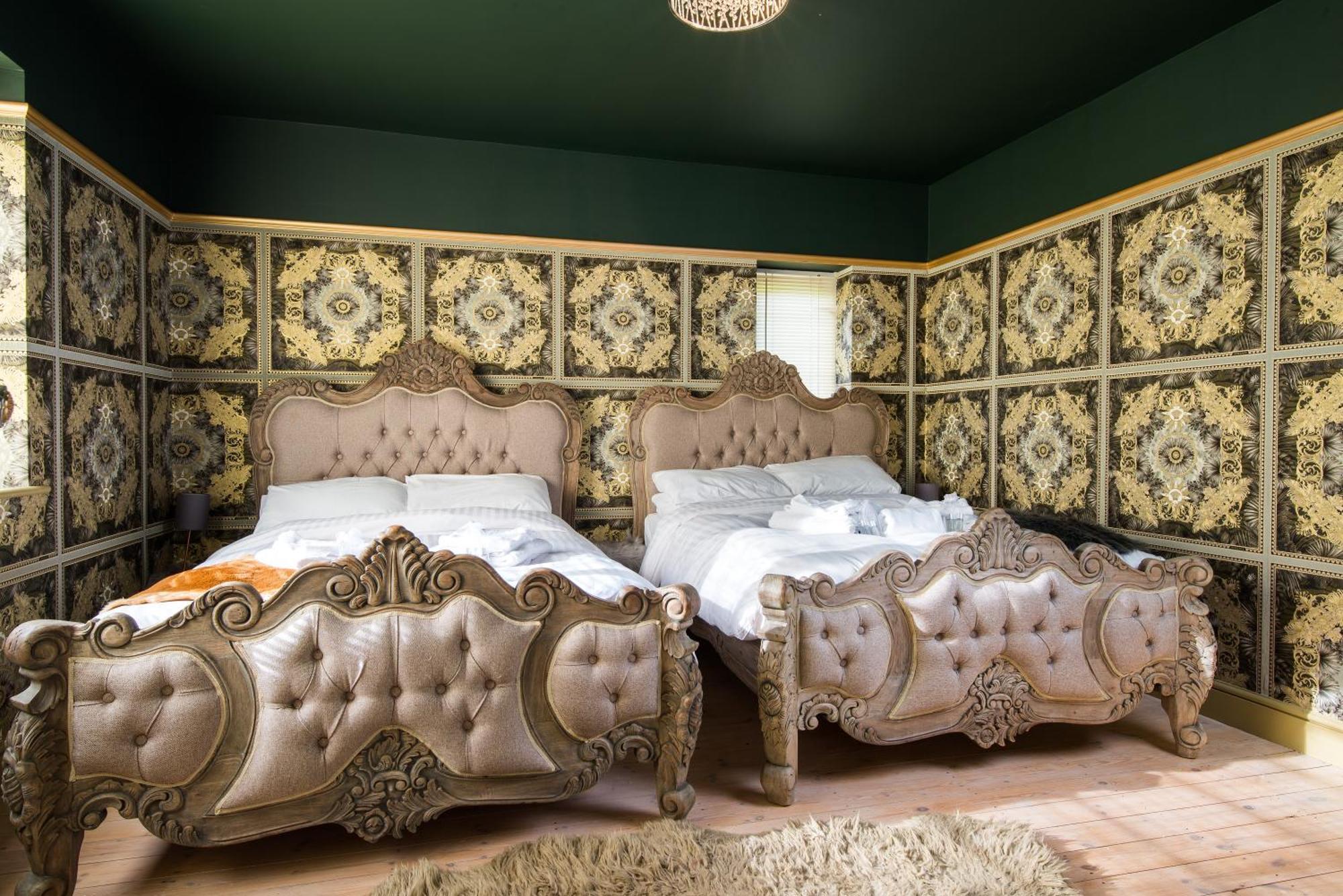 Deluxe 4 Or 5 Bed House With Hot Tub, Cinema Room Sleeps 15 Saffron Walden Εξωτερικό φωτογραφία